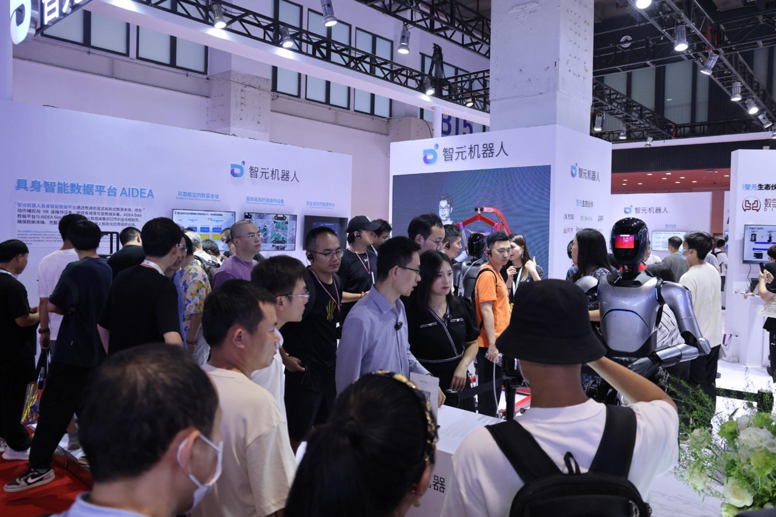 zoty中欧机器人亮相世界机器人大会WRC